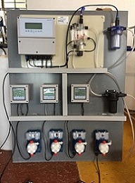 泳池水質監測PH，ORP，余氯，電導率，濁度，配加藥計量泵