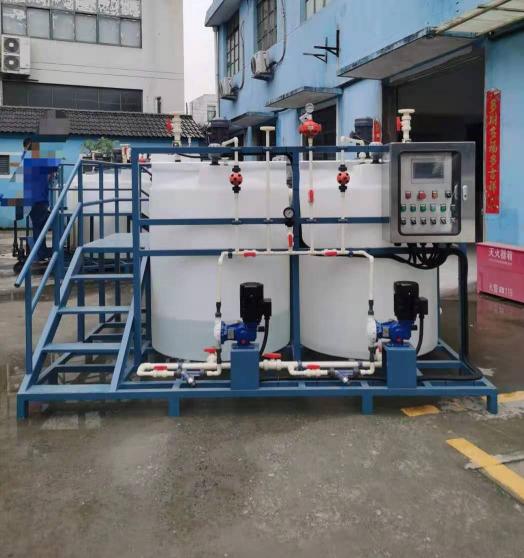 （加藥設備）非標定制 帶扶梯 雙桶雙泵帶PLC